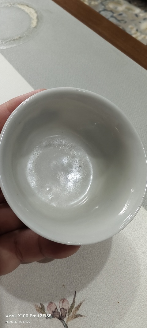 古玩陶瓷博古圖青花杯真品鑒賞圖