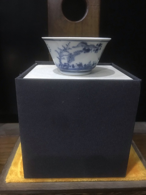 古玩陶瓷山水紋青花杯真品鑒賞圖