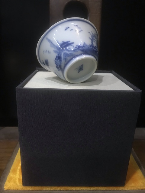 古玩陶瓷山水紋青花杯真品鑒賞圖