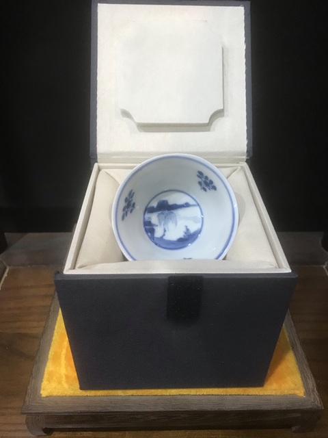古玩陶瓷山水紋青花杯真品鑒賞圖