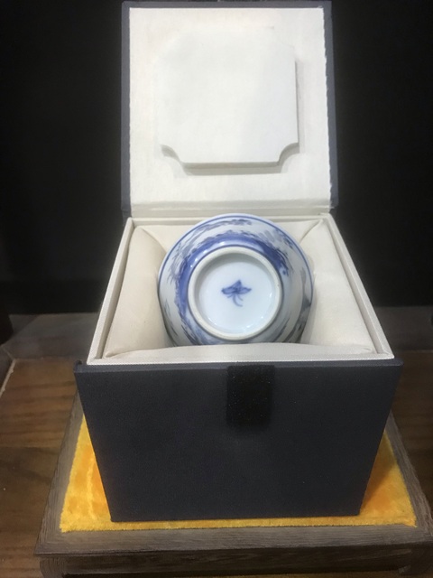 古玩陶瓷山水紋青花杯真品鑒賞圖