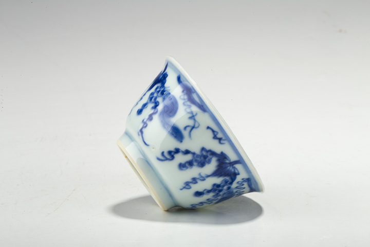 古玩陶瓷清康熙·青花松鼠葡萄紋杯碟一套真品鑒賞圖