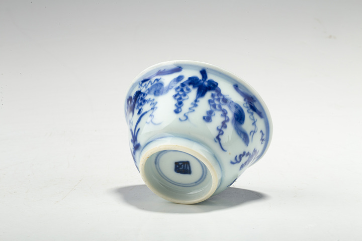古玩陶瓷清康熙·青花松鼠葡萄紋杯碟一套真品鑒賞圖