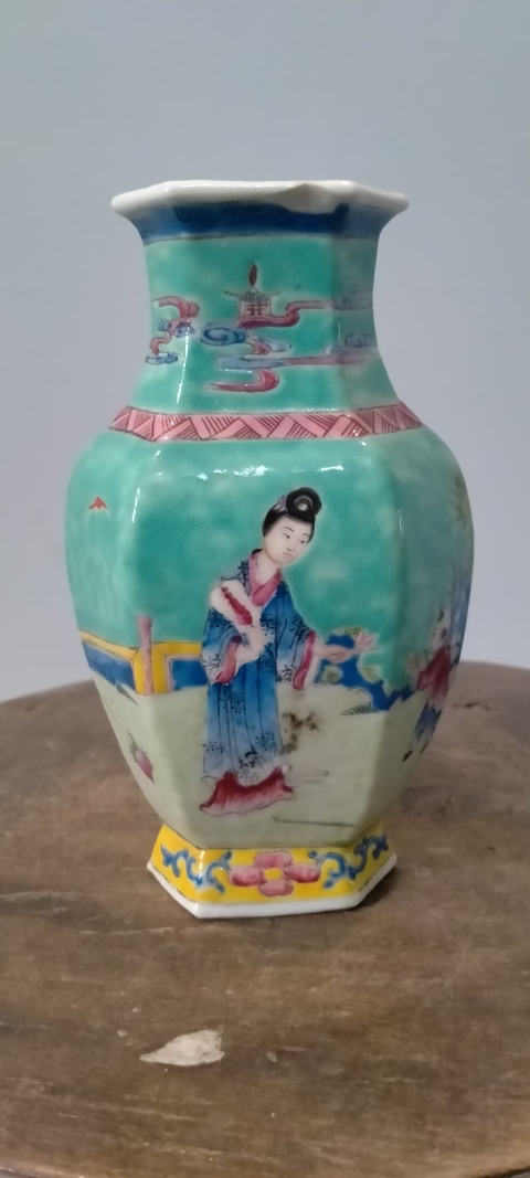 古玩陶瓷民國粉彩瓶真品鑒賞圖