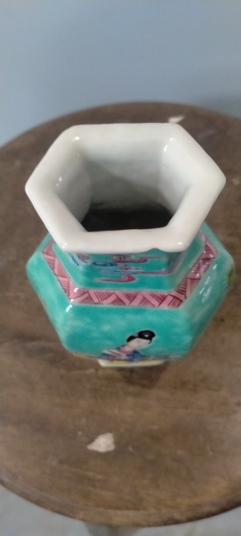 古玩陶瓷民國粉彩瓶真品鑒賞圖