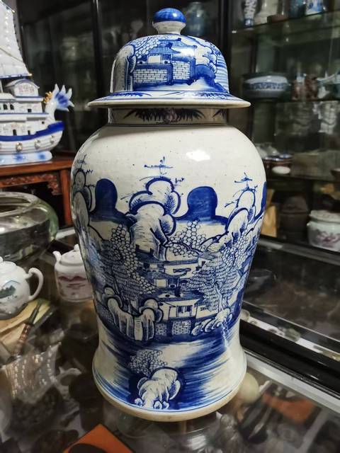 古玩陶瓷山水紋青花將軍罐真品鑒賞圖