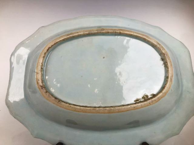古玩陶瓷清乾隆·青花花卉錦地錢幣紋花口長盤真品鑒賞圖