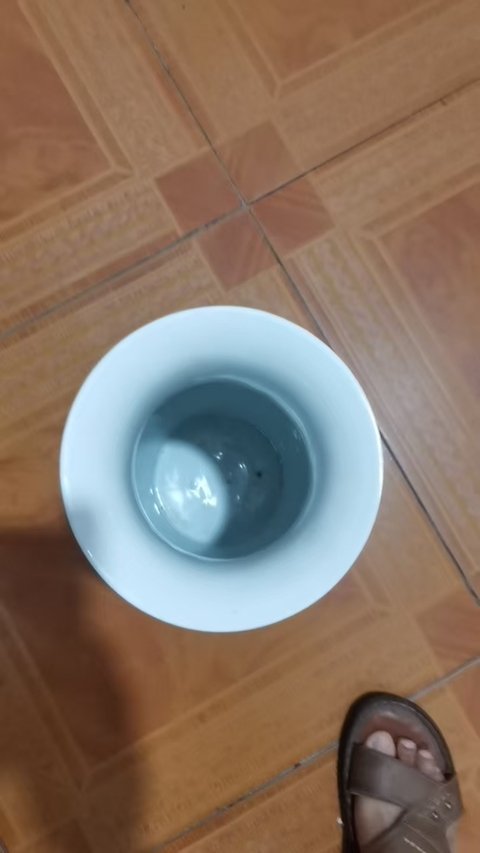 古玩陶瓷粉彩花卉紋撇口瓶真品鑒賞圖