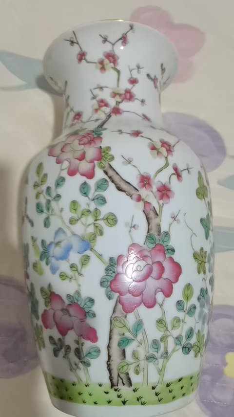 古玩陶瓷粉彩花卉紋撇口瓶真品鑒賞圖