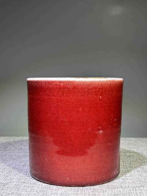 古玩陶瓷紅釉筆筒真品鑒賞圖