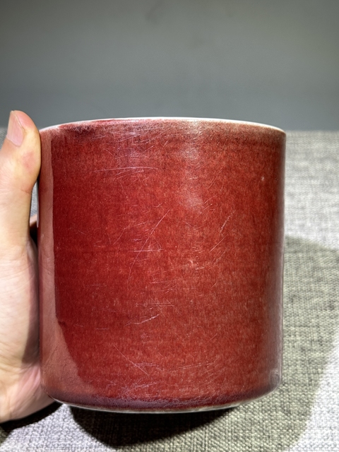 古玩陶瓷紅釉筆筒真品鑒賞圖