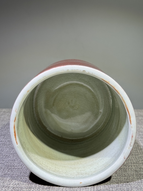 古玩陶瓷紅釉筆筒真品鑒賞圖