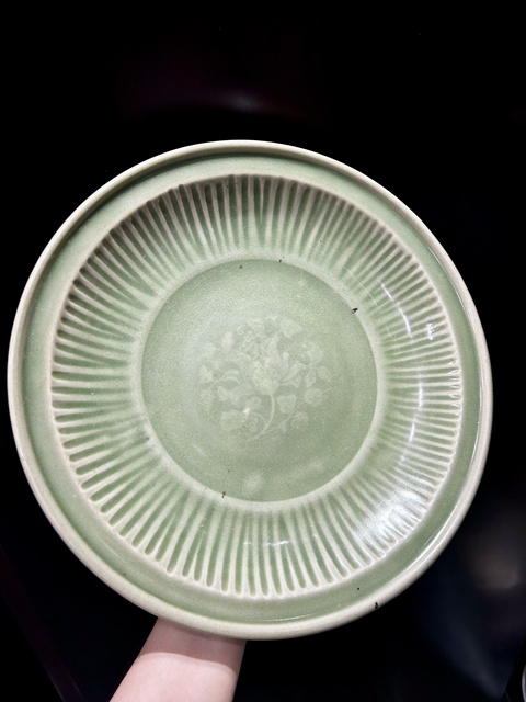 古玩陶瓷龍泉青瓷刻花盤拍賣,當前價格8000元