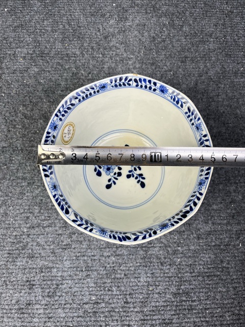 古玩陶瓷青花洞石花卉紋八方大碗拍賣,當前價格1388元