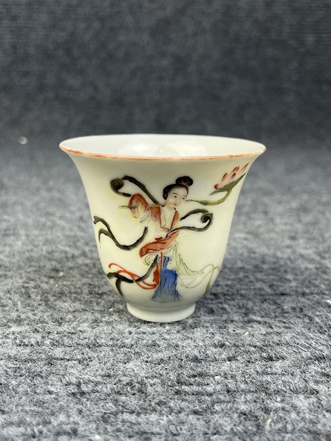 古玩陶瓷軋道粉彩天女散花紋鈴鐺杯拍賣,當(dāng)前價(jià)格4588元