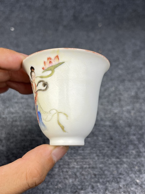 古玩陶瓷軋道粉彩天女散花紋鈴鐺杯拍賣,當(dāng)前價(jià)格4588元