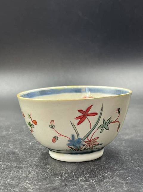 古玩陶瓷花卉紋杯真品鑒賞圖