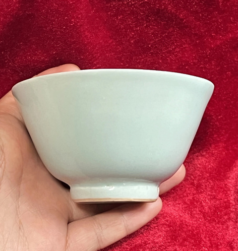 古玩陶瓷清中豆青釉杯真品鑒賞圖
