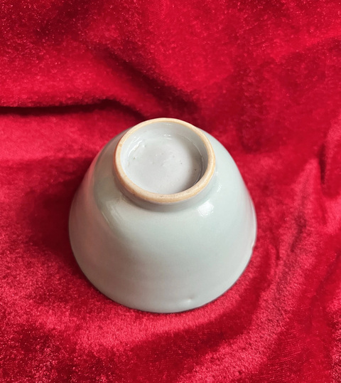古玩陶瓷清中豆青釉杯真品鑒賞圖