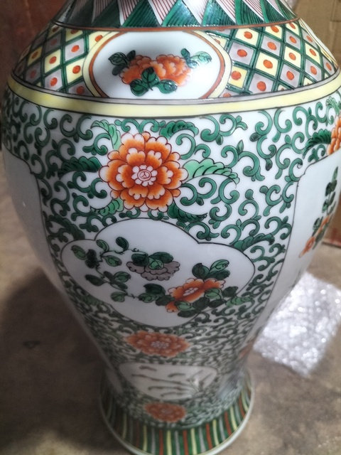 古玩陶瓷花鳥紋五彩觀音瓶真品鑒賞圖