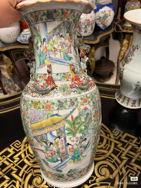 古玩陶瓷廣彩人物花鳥紋花口瓶真品鑒賞圖