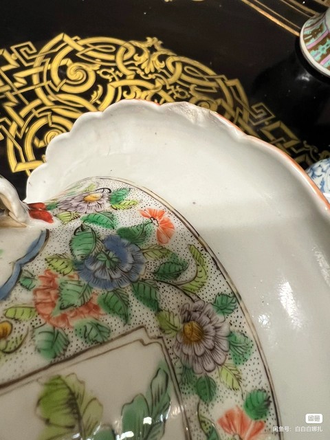 古玩陶瓷廣彩人物花鳥紋花口瓶真品鑒賞圖