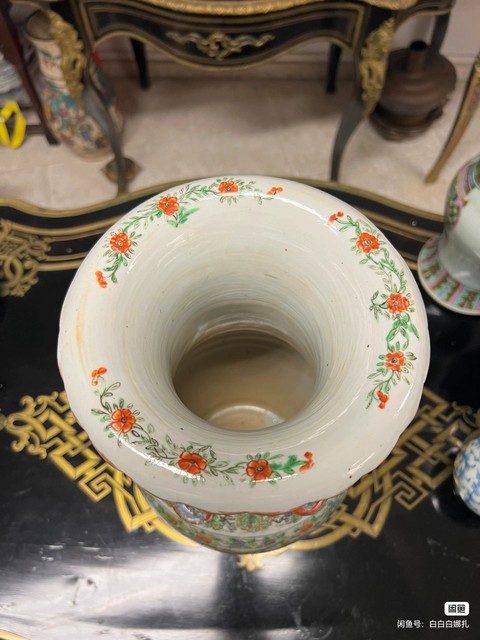 古玩陶瓷廣彩人物花鳥紋花口瓶真品鑒賞圖