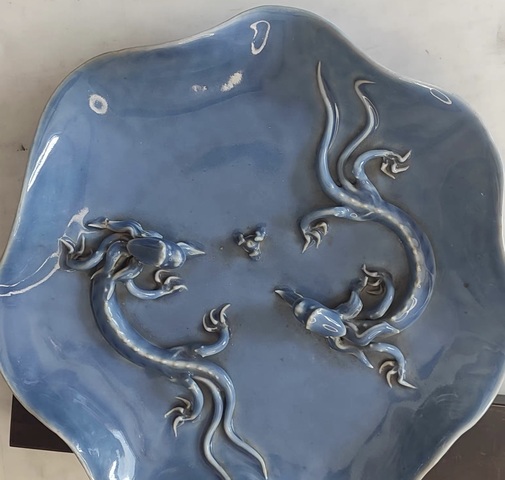 古玩陶瓷藍釉螭龍盤真品鑒賞圖