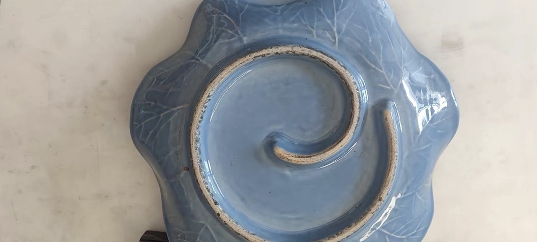 古玩陶瓷藍釉螭龍盤真品鑒賞圖