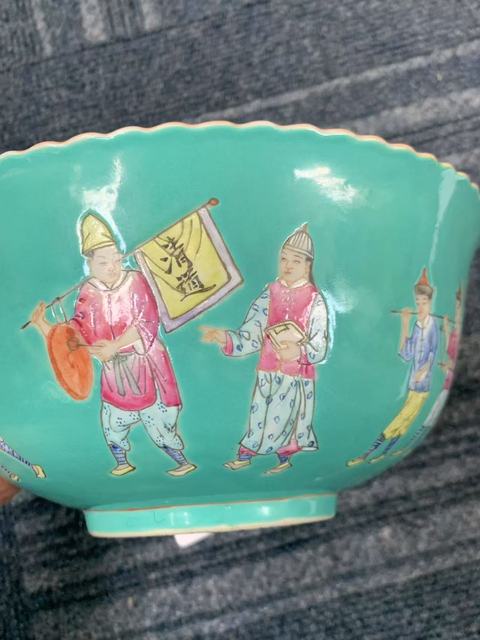 古玩陶瓷人物紋粉彩碗真品鑒賞圖