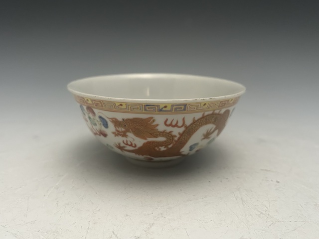 古玩陶瓷清晚·粉彩龍鳳紋碗真品鑒賞圖