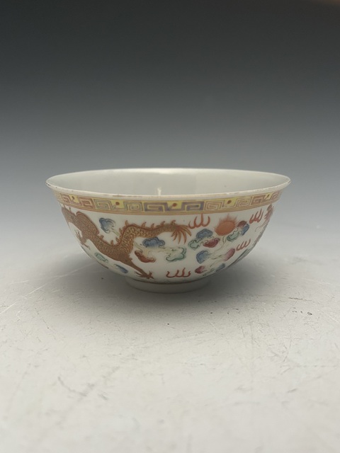 古玩陶瓷清晚·粉彩龍鳳紋碗真品鑒賞圖