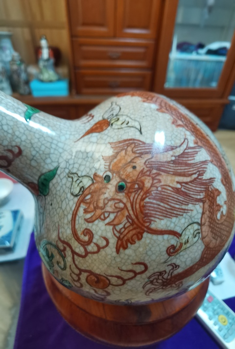 古玩陶瓷哥釉五彩龍紋天球瓶真品鑒賞圖