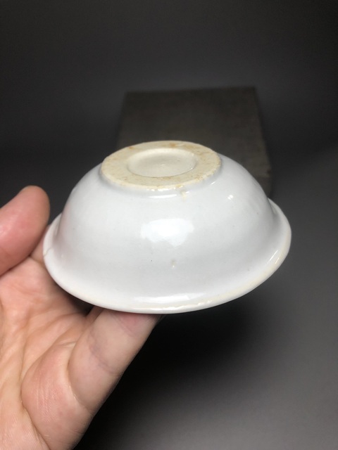 古玩陶瓷(明末清初)白釉玉壁底盞拍賣,當前價格0元