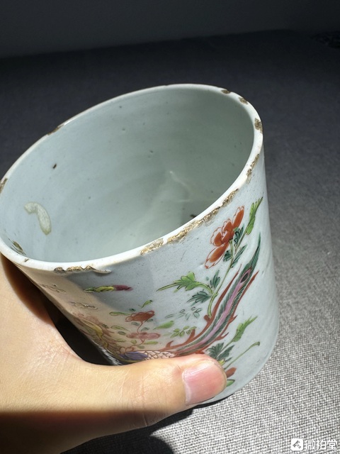古玩陶瓷粉彩洞石錦雞牡丹紋筆筒真品鑒賞圖