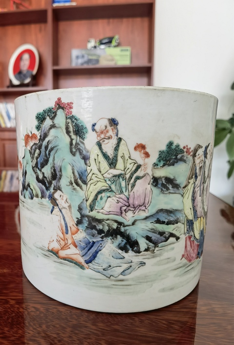 古玩陶瓷人物紋粉彩筆筒真品鑒賞圖