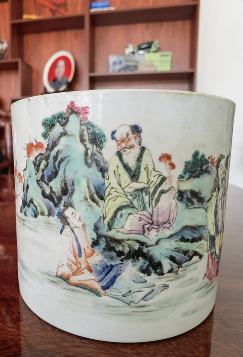 古玩陶瓷人物紋粉彩筆筒真品鑒賞圖