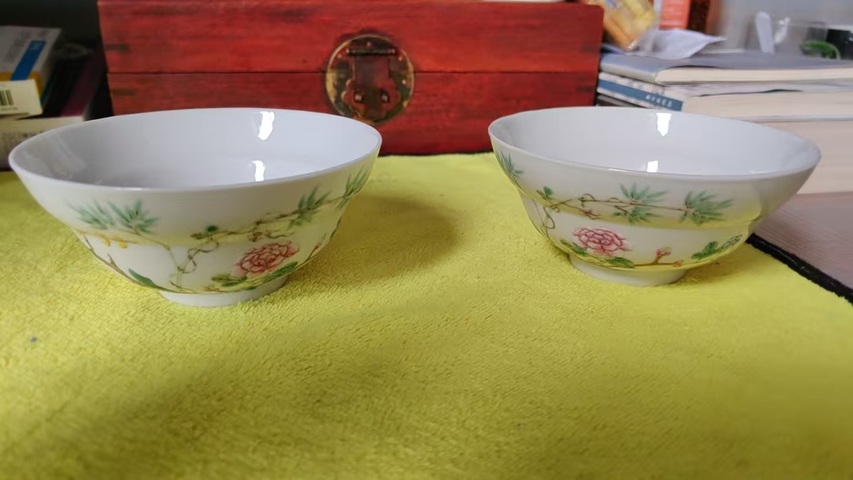 古玩陶瓷粉彩洞石花卉紋折腰碗真品鑒賞圖