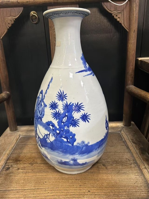 古玩陶瓷人物紋青花瓶真品鑒賞圖