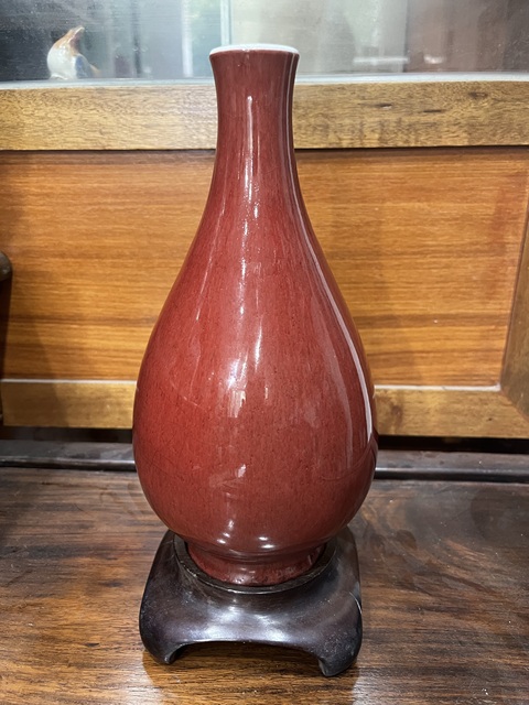 古玩陶瓷紅釉長勁瓶真品鑒賞圖