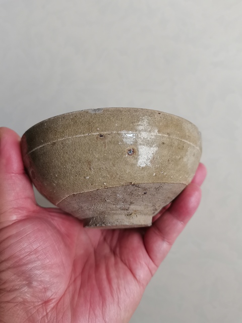 古玩陶瓷岳州窯青釉羅漢盞真品鑒賞圖