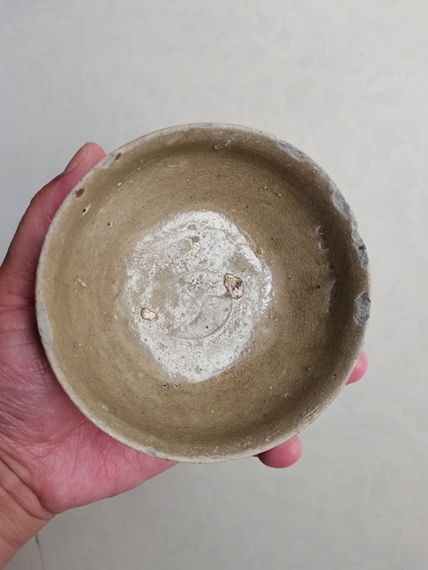 古玩陶瓷岳州窯青釉羅漢盞真品鑒賞圖