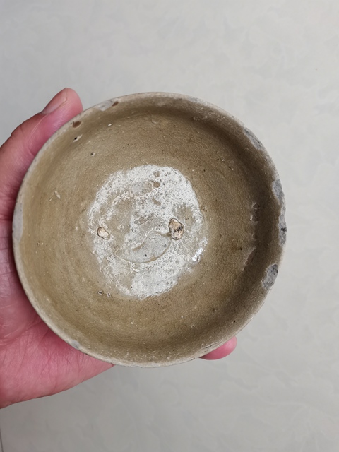 古玩陶瓷岳州窯青釉羅漢盞真品鑒賞圖