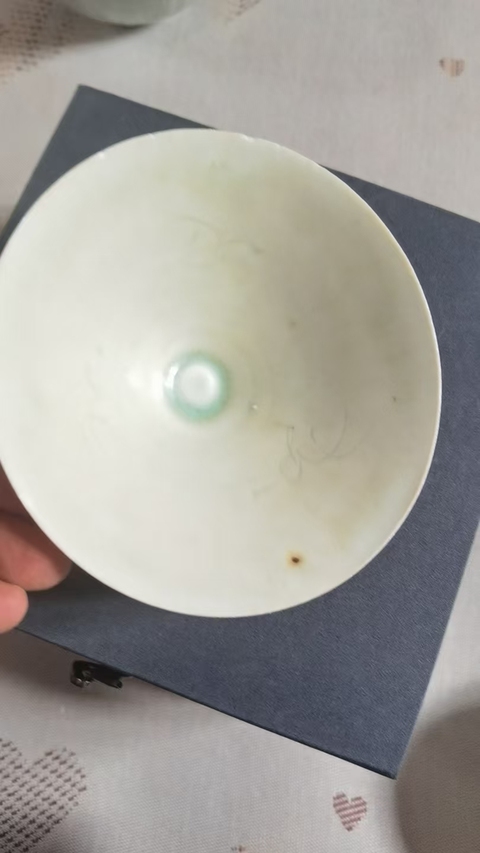 古玩陶瓷青白釉刻花斗笠碗真品鑒賞圖