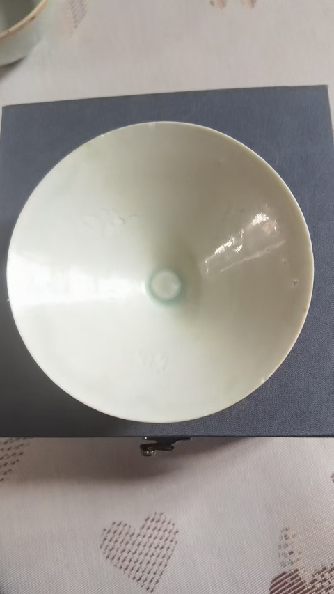 古玩陶瓷青白釉刻花斗笠碗真品鑒賞圖