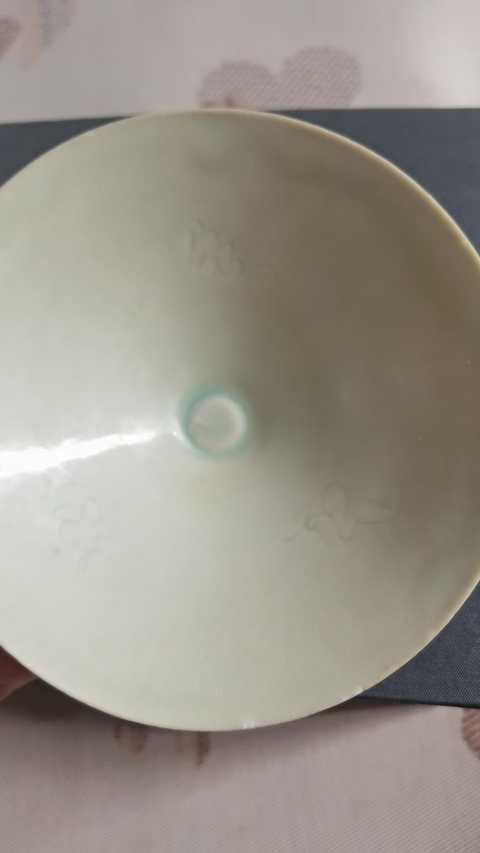 古玩陶瓷青白釉刻花斗笠碗真品鑒賞圖