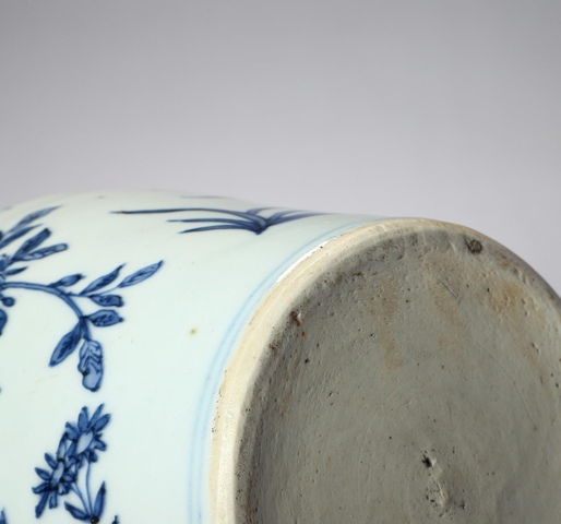 古玩陶瓷花卉紋青花蒜頭瓶真品鑒賞圖