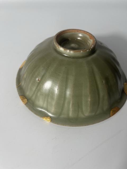 古玩陶瓷元代龍泉窯蓮瓣碗真品鑒賞圖