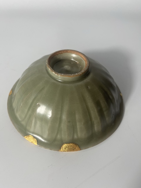 古玩陶瓷元代龍泉窯蓮瓣碗真品鑒賞圖
