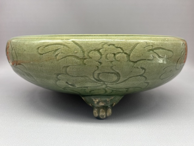 古玩陶瓷明龍泉刻花三足爐拍賣(mài),當(dāng)前價(jià)格12000元